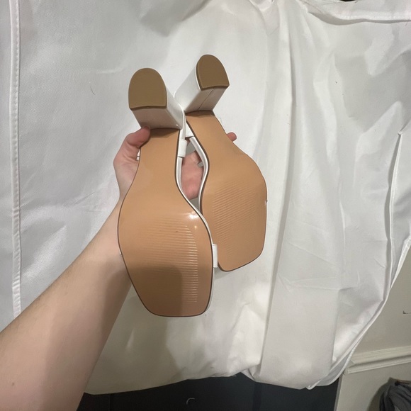 High heels - Picture 3 of 3